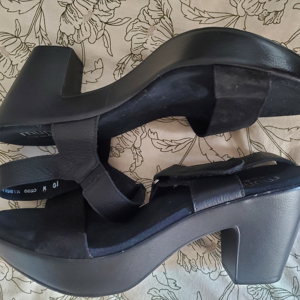 Munro Women's Willa Black Leather Platform Sandals Size 10